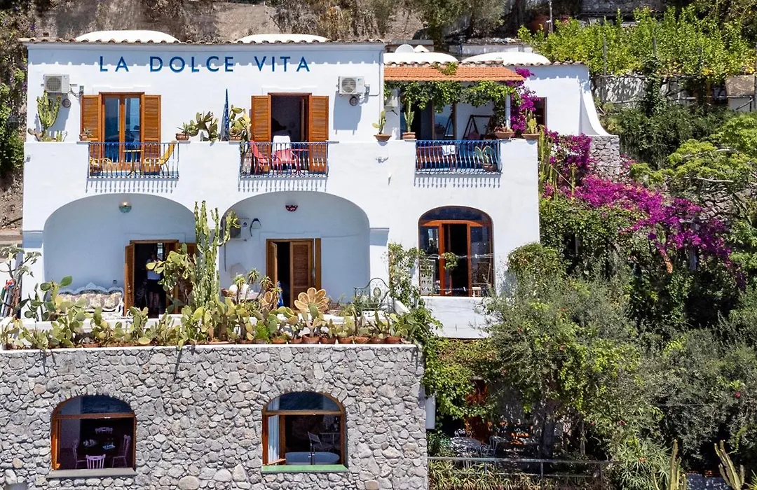 La Dolce Vita A Positano Boutique Hotel-1